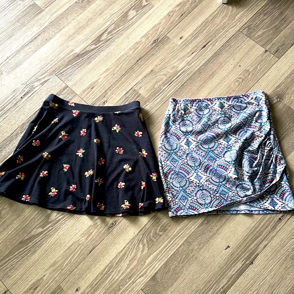 Lot of 2 stretchy skirts